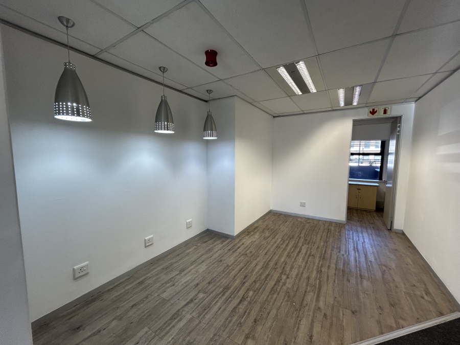 To Let Commercial Property for Rent in Mowbray Western Cape